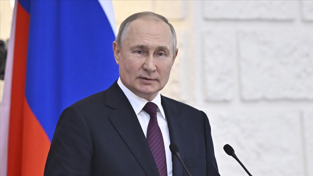 Rusya Devlet Başkanı Putin 'Aleykümselam' dedi, salonda alkış tufanı koptu